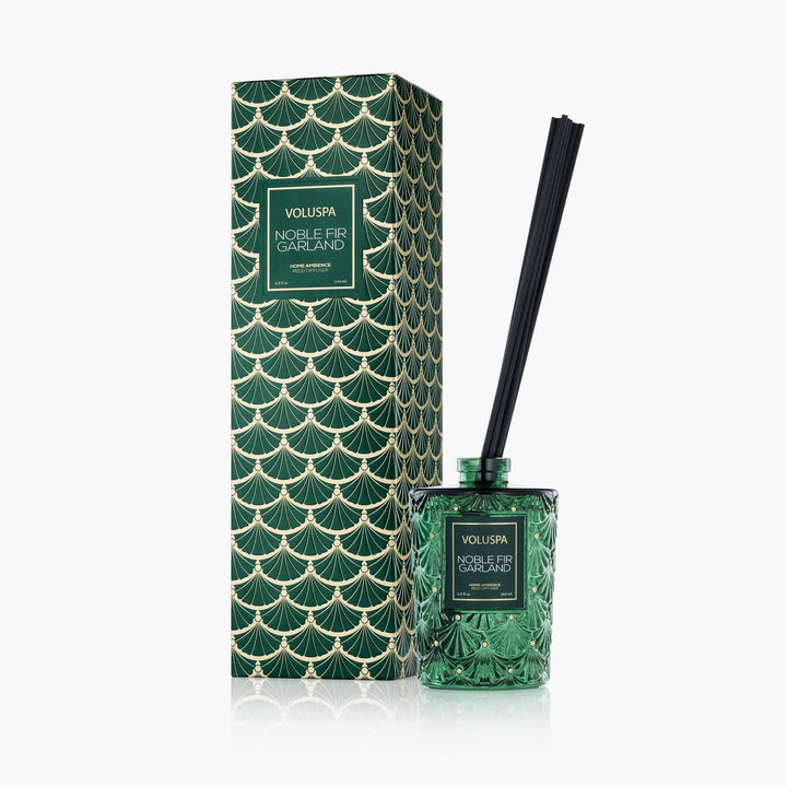 Voluspa Raumduft Noble Fir Garland Limited Holiday Edition | Diffuser mit Duftstäbchen