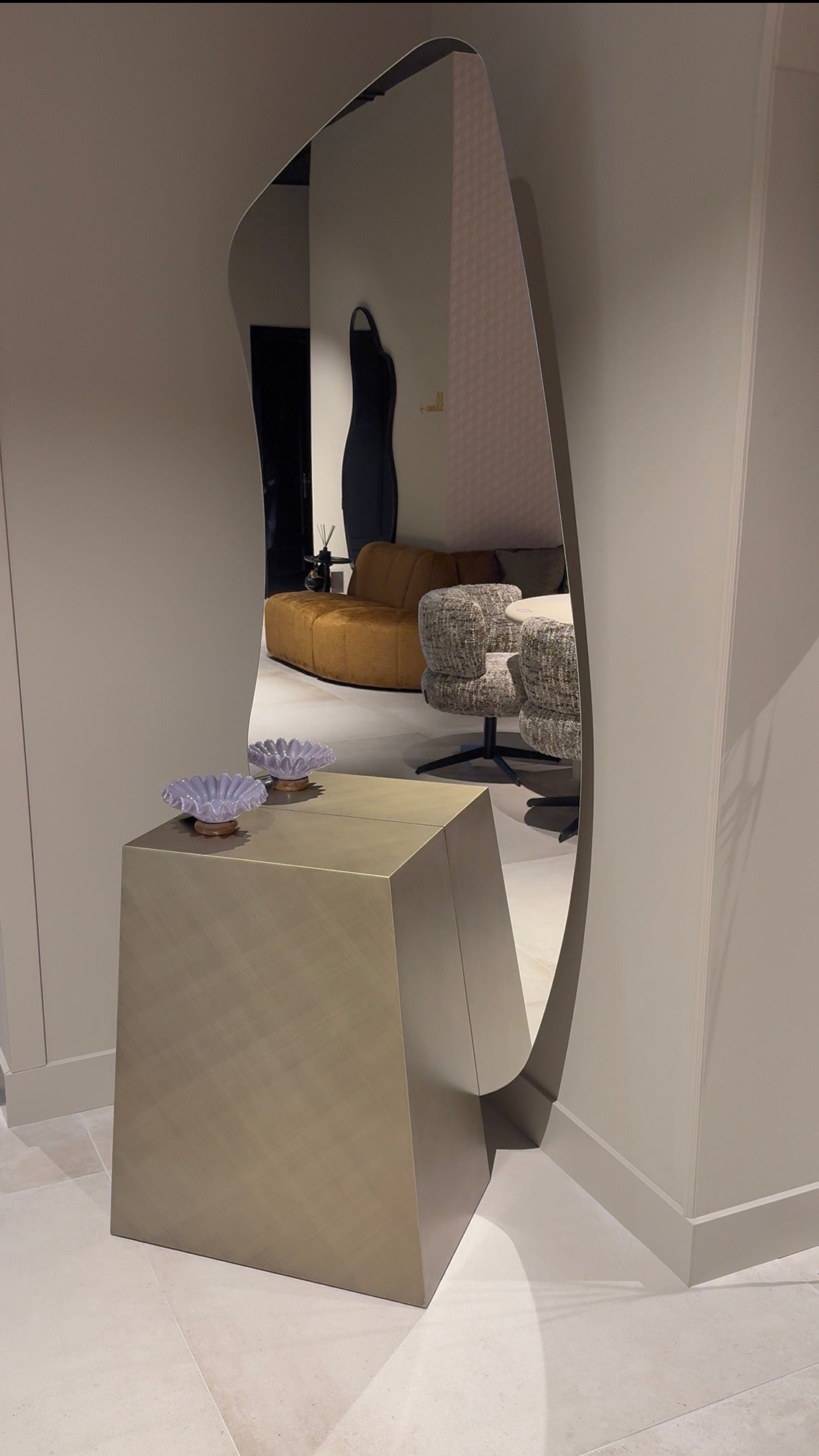 Richmond Interiors Standspiegel Mayla mit Ablage
