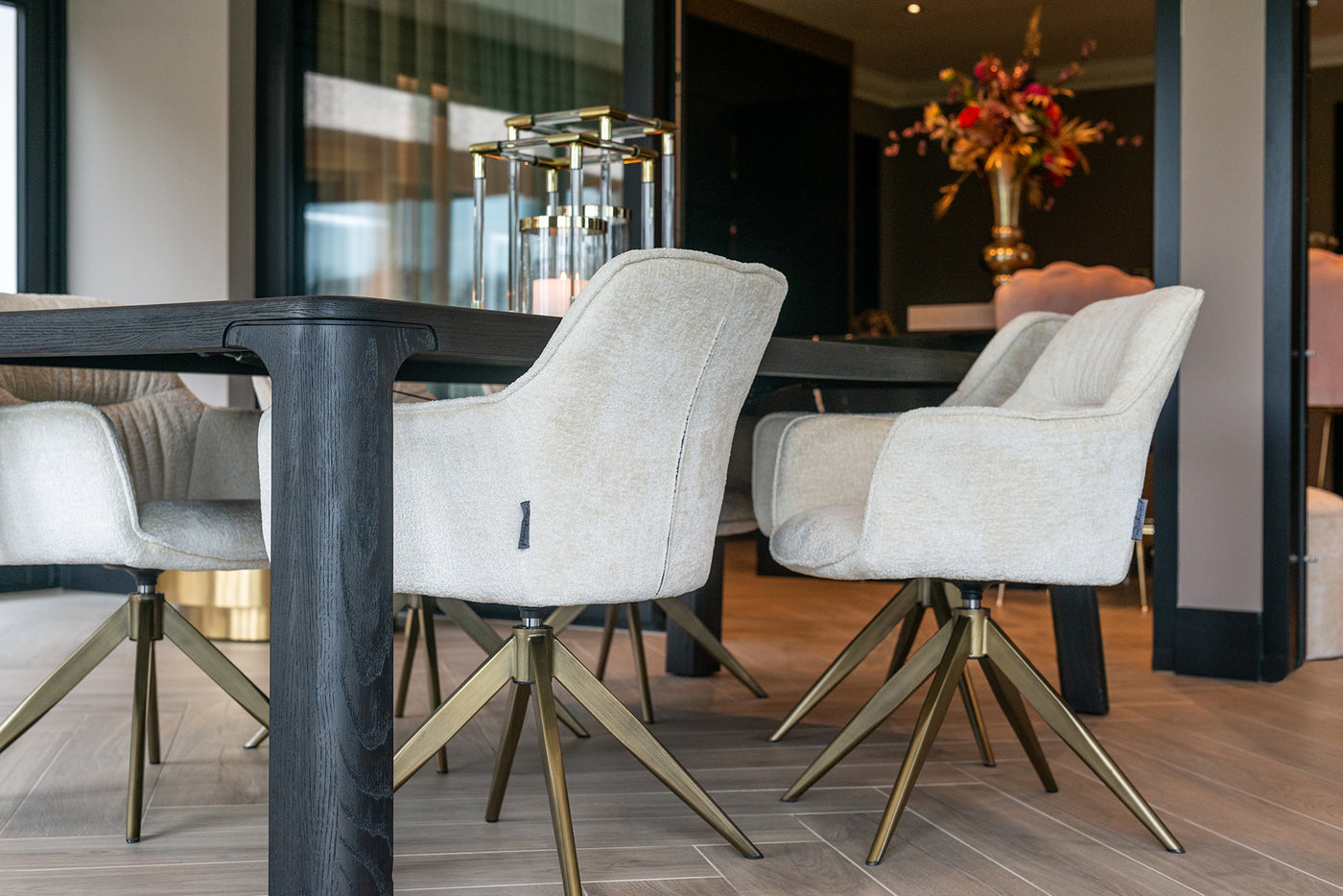 Richmond Interiors Chenille-Drehstuhl Aline | Weiß