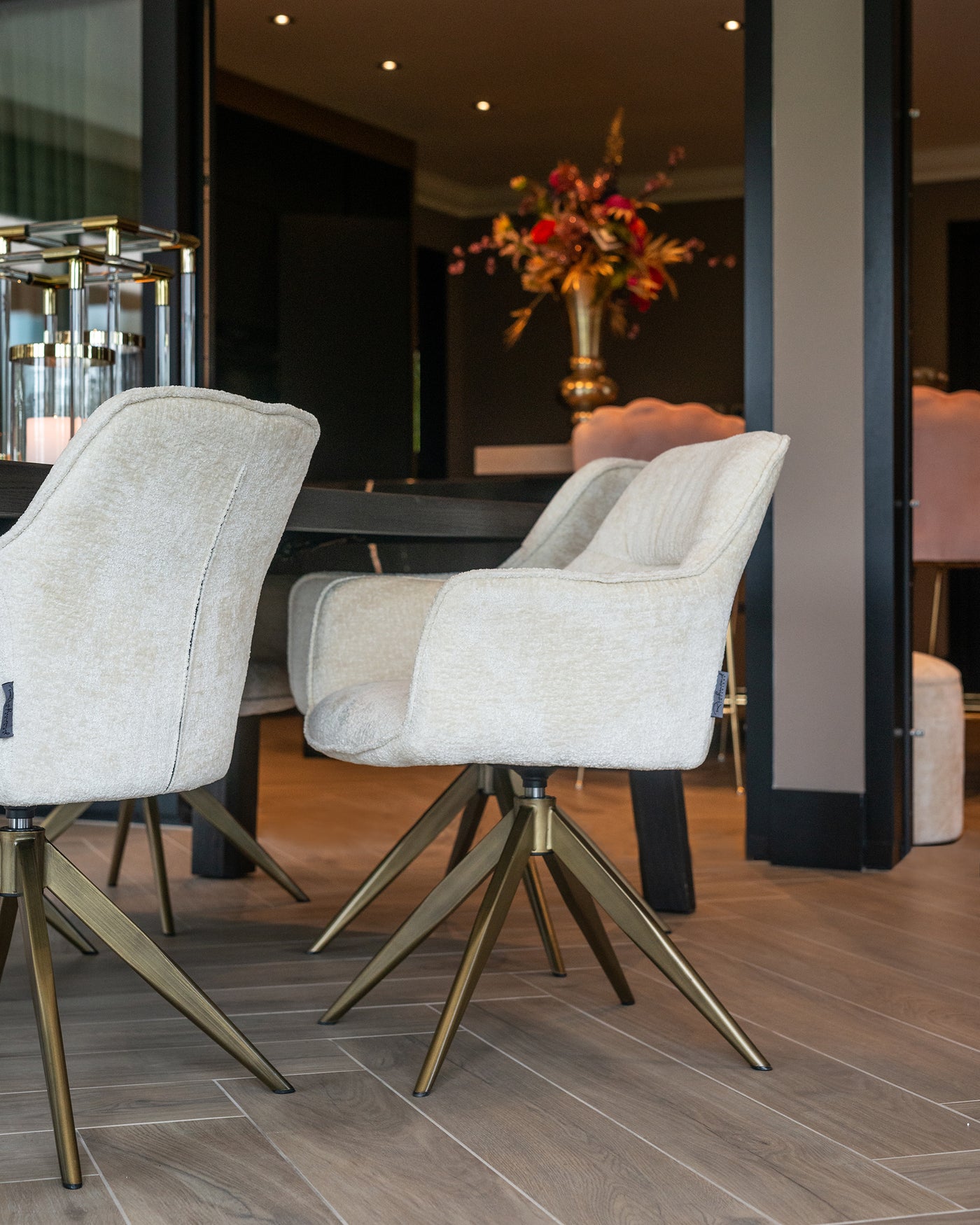 Richmond Interiors Chenille-Drehstuhl Aline | Weiß