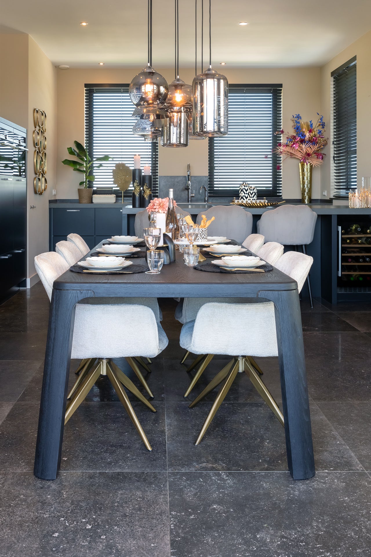 Richmond Interiors Chenille-Drehstuhl Aline | Weiß