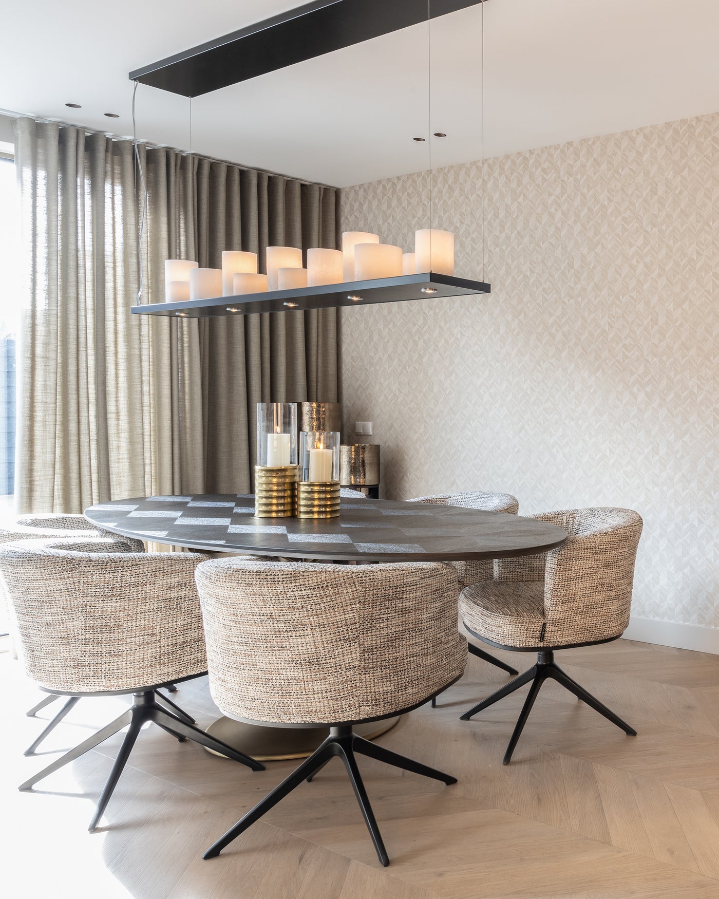 Richmond Interiors Oval Dining Table Luxor Diamond | 230 cm