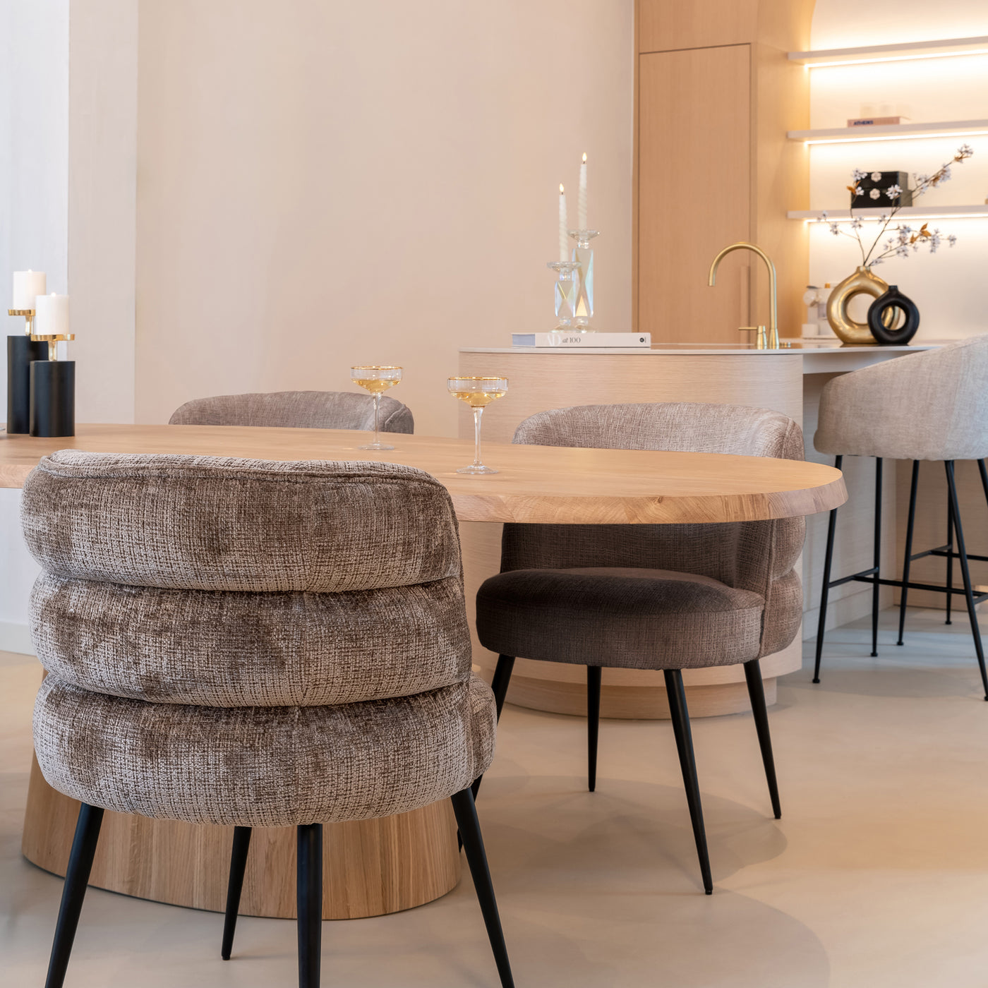 Richmond Interiors Esstic Riva | 230 cm