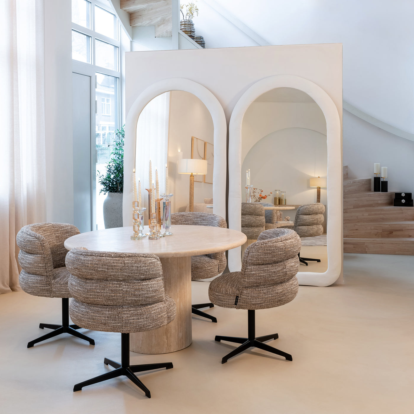 Alexander Jones Dreh-Esszimmerstuhl Chadwick | beige