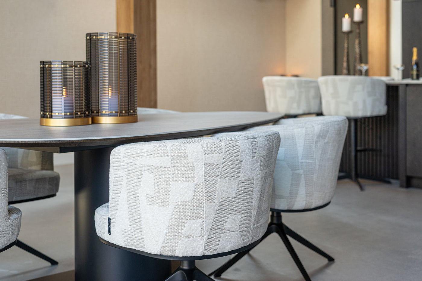 Richmond Interiors geschwungener Esstisch Ritz | 220x110 cm