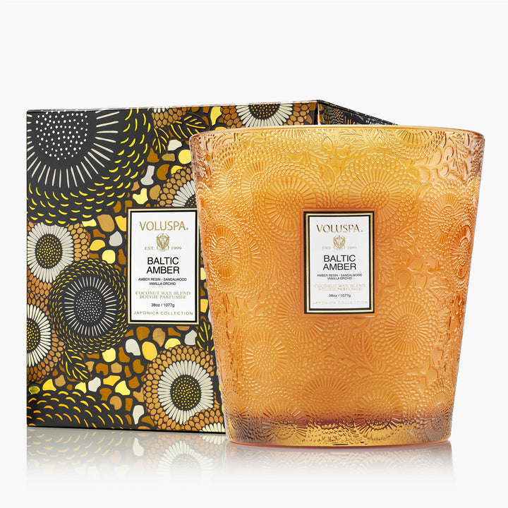 Voluspa 3-Docht Duftkerze Baltic Amber | 1.077 g