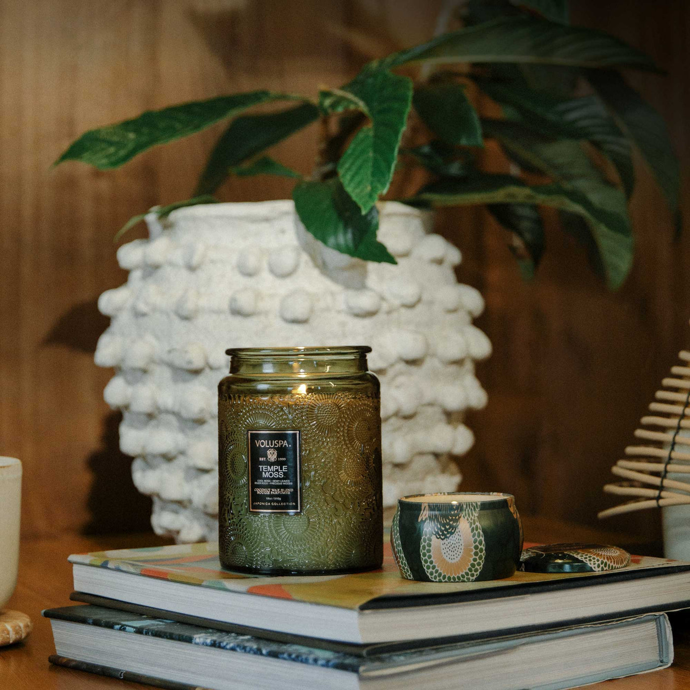 Voluspa Duftkerze Temple Moss | Large Jar