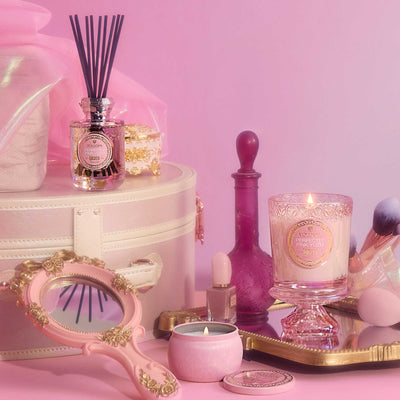 Voluspa Geschenkset Duftkerzen & Dochtschere Wicked Pink Goes Good With Green