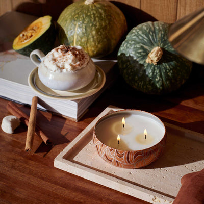 Voluspa 3-Docht Duftkerze Spiced Pumpkin Latte | Dose mit Deckel
