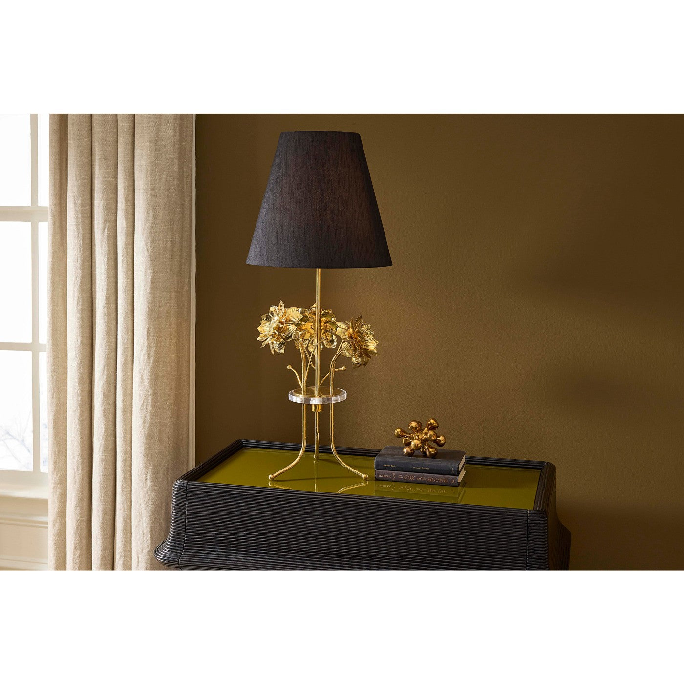 Jonathan Adler Tischlampe Brass Flower mit Blüten | Gold