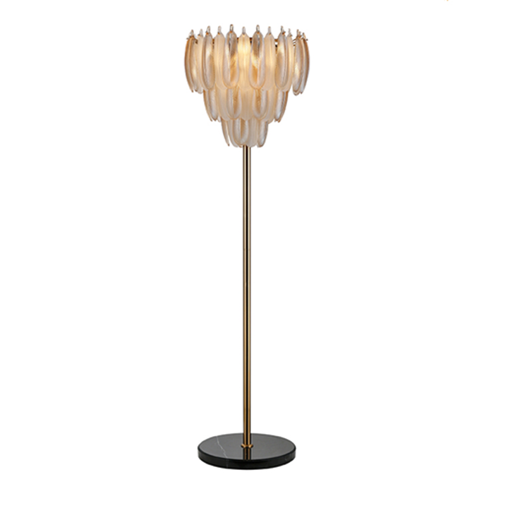 Richmond Interiors Stehlampe Chloe | antikes Messing