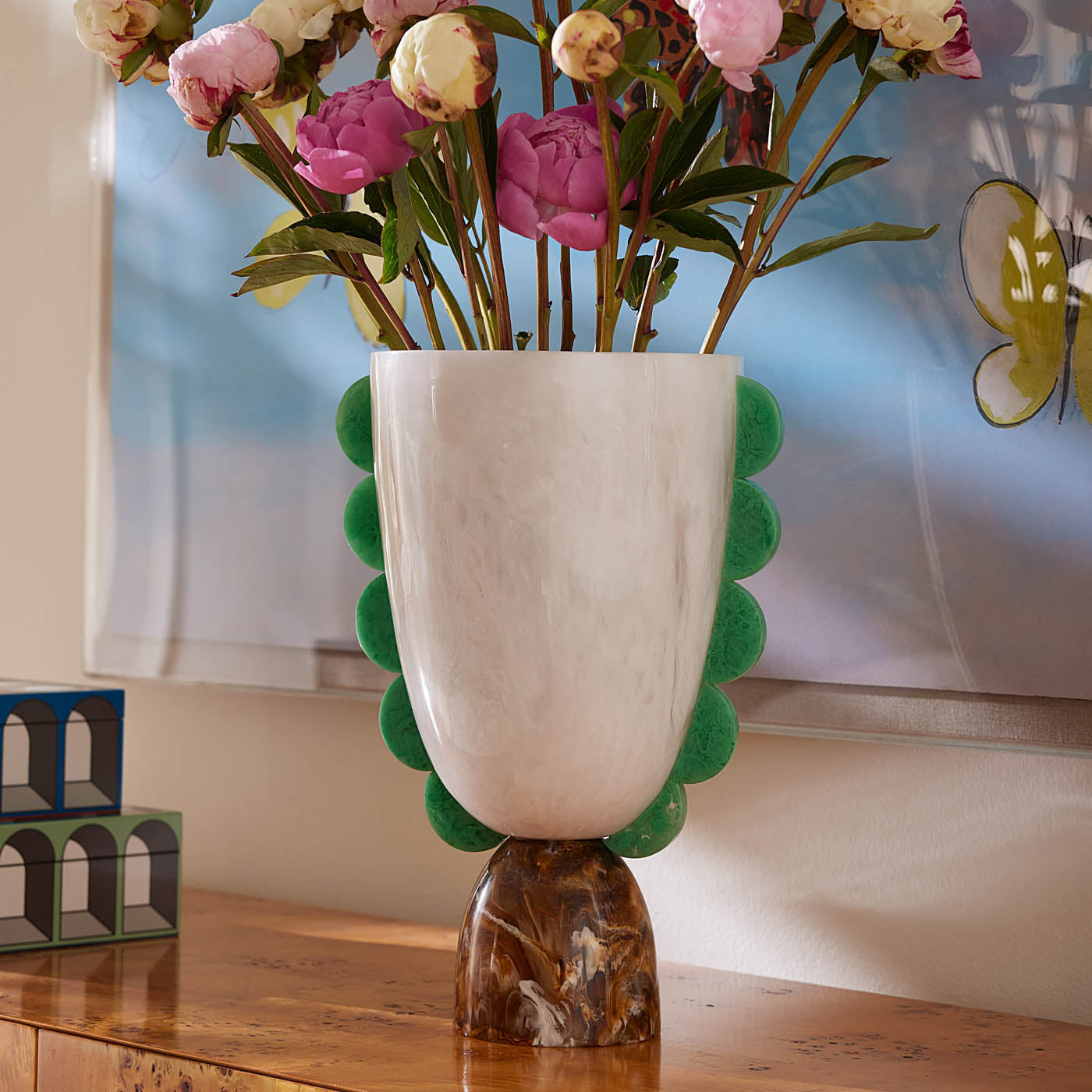 Jonathan Adler Vase Como Scalloped Urn | Weiß & Grün