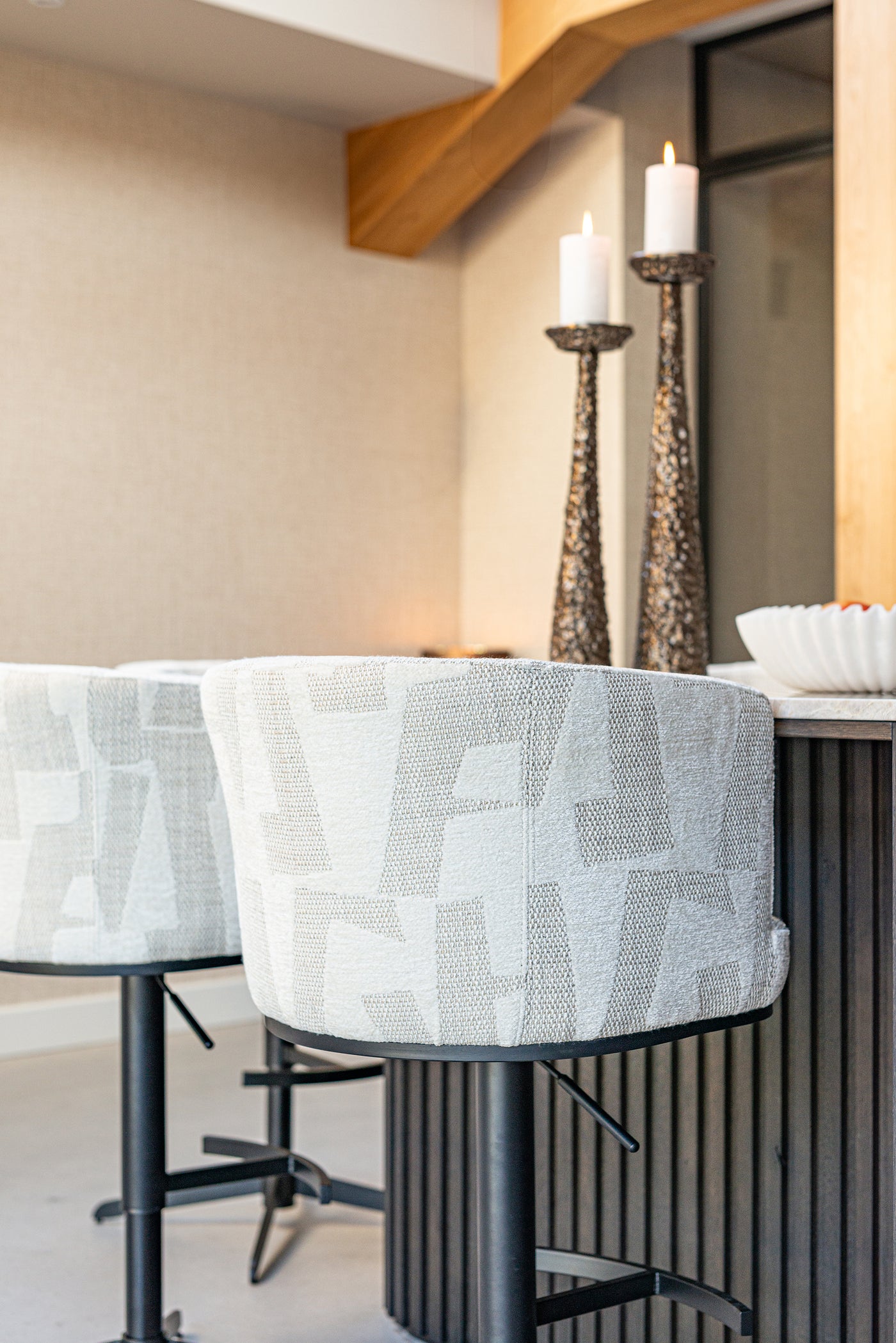 Richmond Interiors Dreh-Barhocker Counterstuhl Cheyenne höhenverstellbar | beige