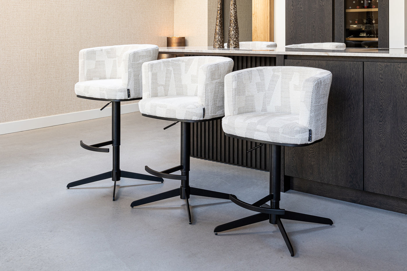 Richmond Interiors Dreh-Barhocker Counterstuhl Cheyenne höhenverstellbar | beige