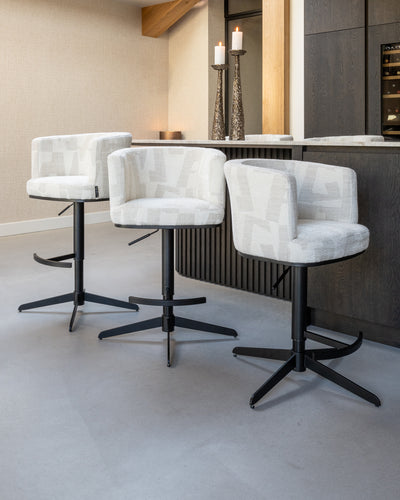 Richmond Interiors Dreh-Barhocker Counterstuhl Cheyenne höhenverstellbar | beige