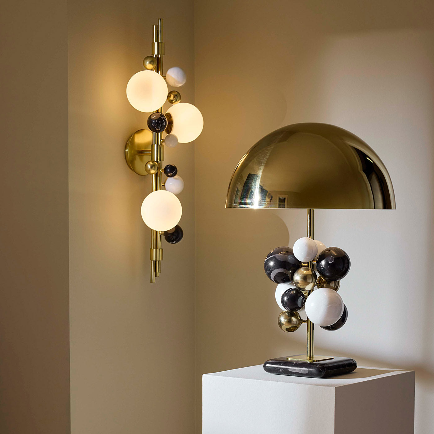 Jonathan Adler Wandlampe Globo | Marmor & Brass