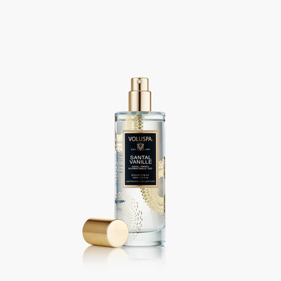 Voluspa Raumspray Santal Vanille im edlen Glasflakon
