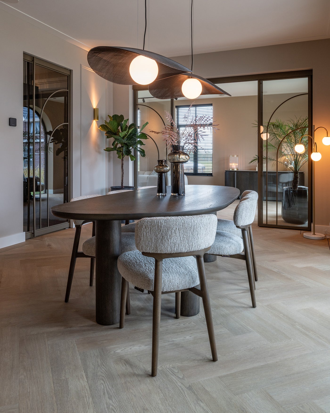 Richmond Interiors organischer Esstisch Ellington braun | 230 cm