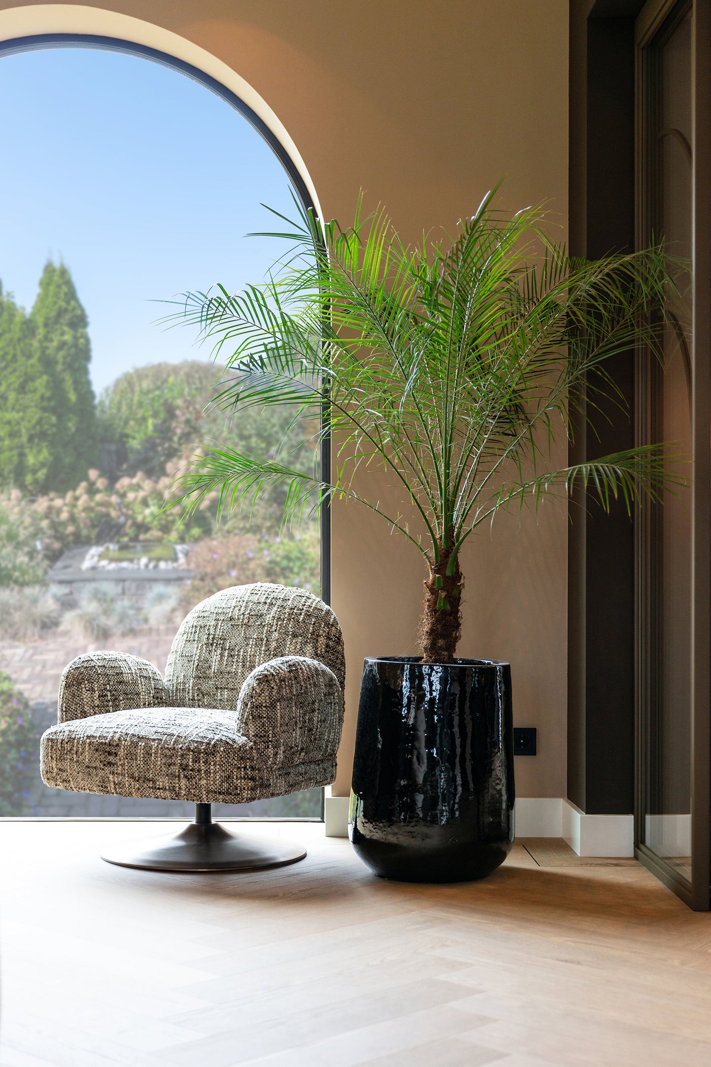 Richmond Interiors drehbarer Lounge Sessel Kagney | Braun Omara