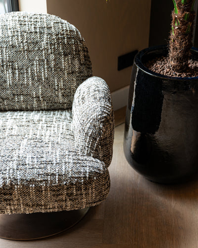 Richmond Interiors drehbarer Lounge Sessel Kagney | Braun Omara