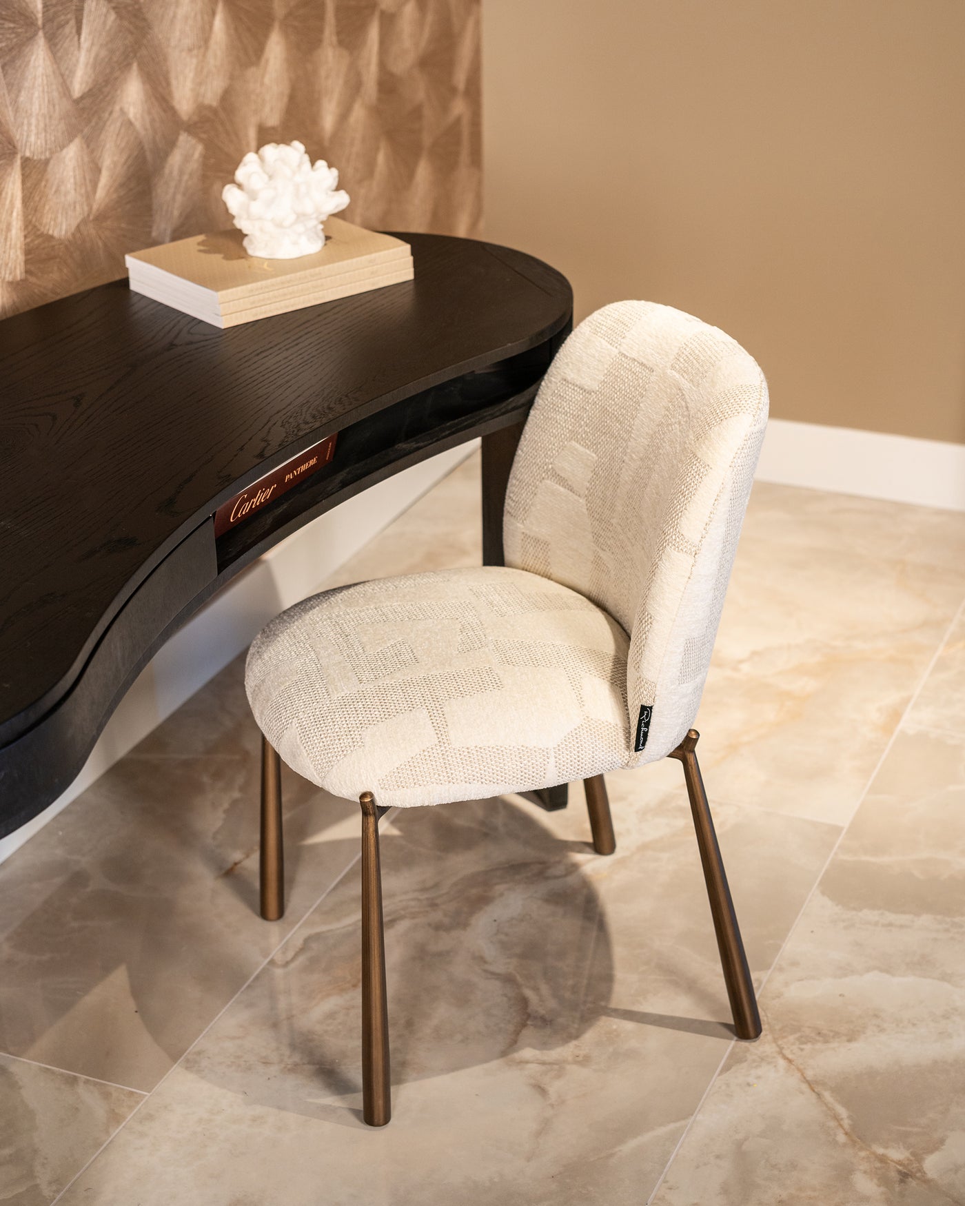 Richmond Interiors Schreibtisch Navarino | Dark coffee