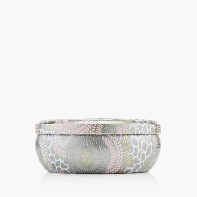 Voluspa 3-Docht Duftkerze Tahitian Coconut Vanilla | Dose mit Deckel