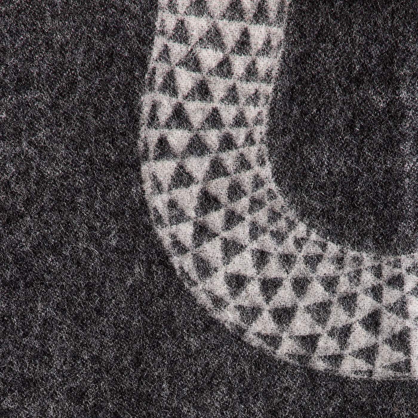 Jonathan Adler Wolldecke Eden aus 100% Merinowolle Schwarz | 127x178 cm