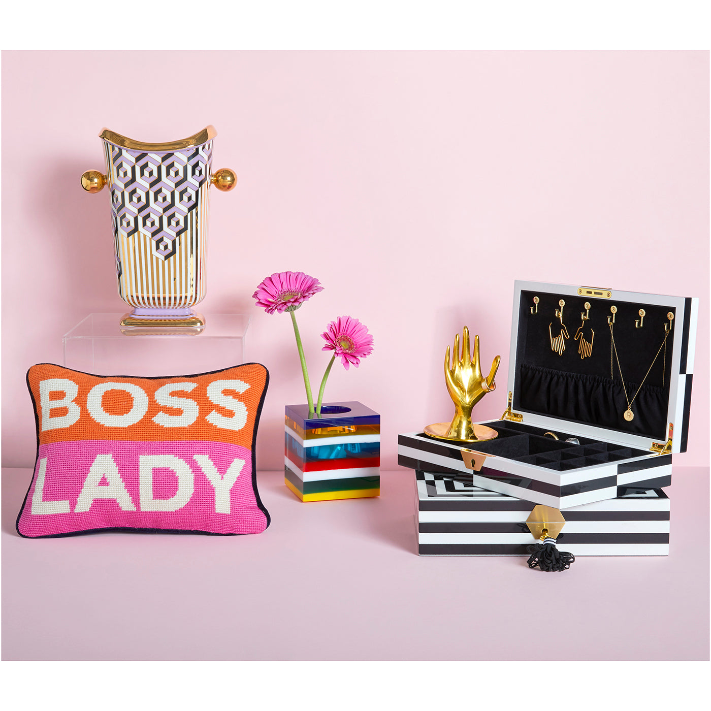 Jonathan Adler Needlepoint Kissen Boss Lady  | 30x23cm