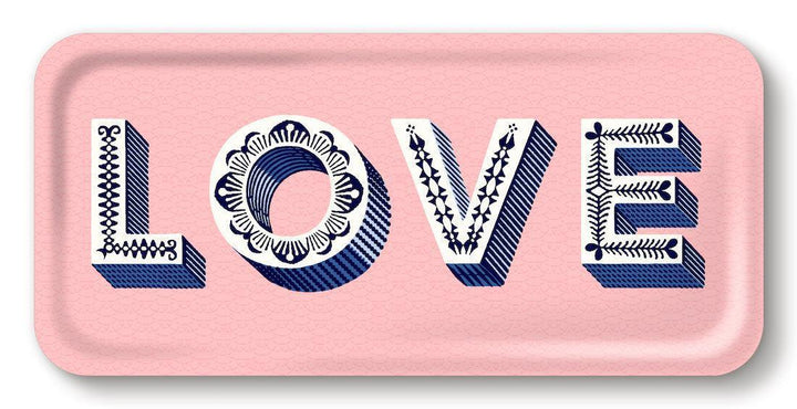 Rechteckiges rosa Tablett von Jamida of Sweden mit dekorativem LOVE-Schriftzug, Maximalismus-Design