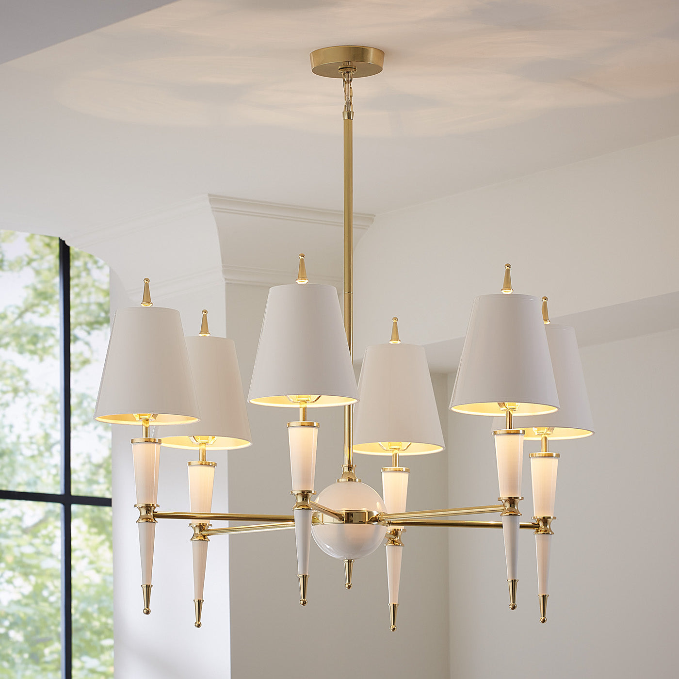 Jonathan Adler 6-flammiger Kronleuchter Chandelier Versailles | Weiß
