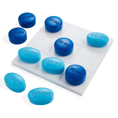 Jonathan Adler Acryl Tic-Tac-Toe Brettspiel Full Dose | Blau & Weiß