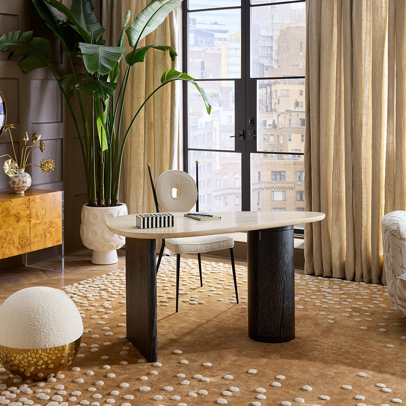 Jonathan Adler Travertin-Schreibtisch Oeuf