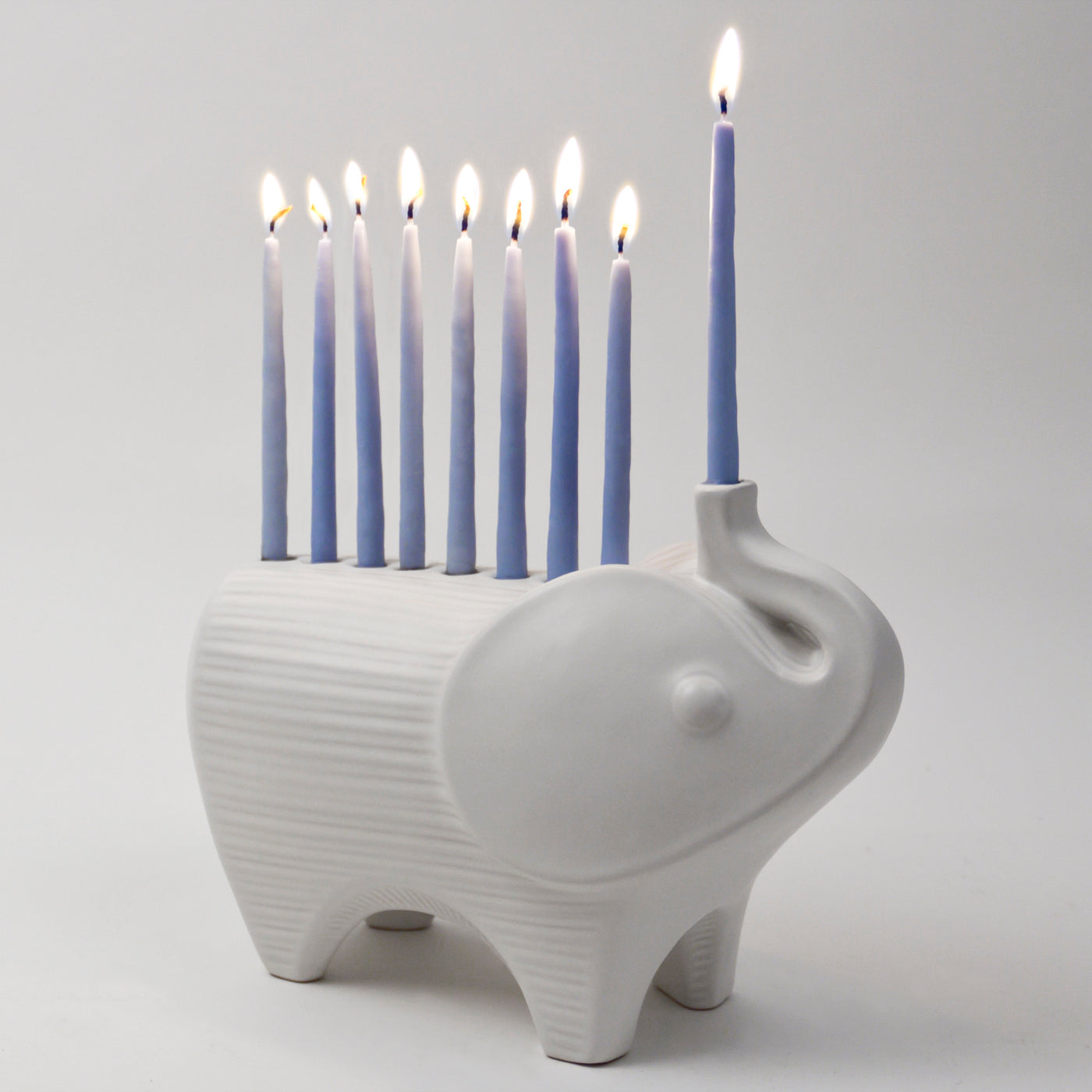 Jonathan Adler Menorah Kerzenständer Elephant aus Keramik