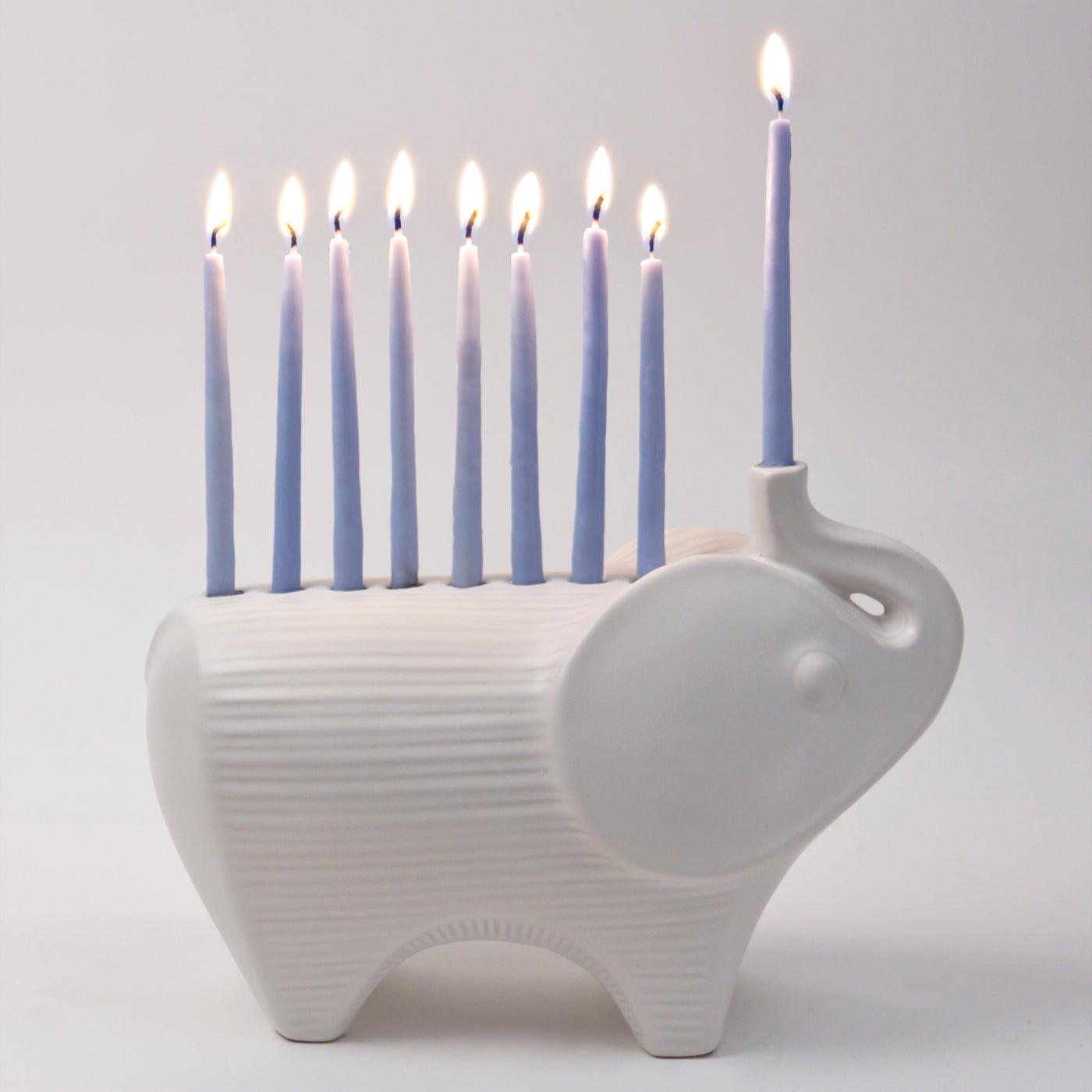 Jonathan Adler Menorah Kerzenständer Elephant aus Keramik