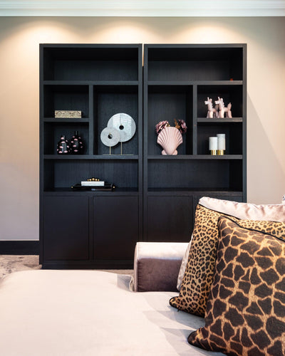 Richmond Interiors 2-türiger Bücherschrank Oakura | schwarz