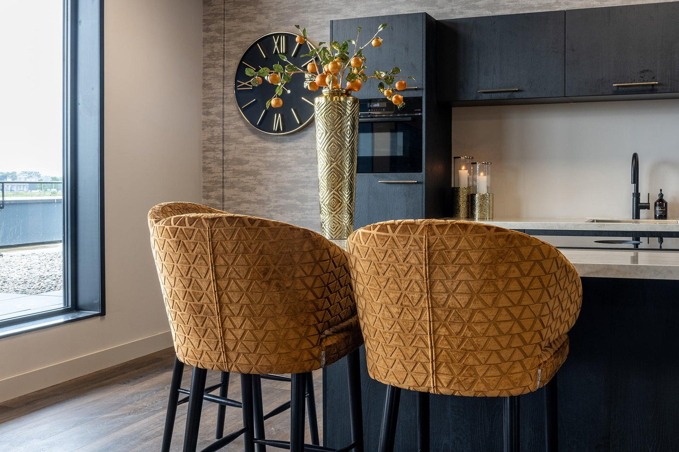 Richmond Interiors Barhocker Counterstuhl Indigo | gold