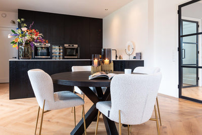 Richmond Interiors Bouclé-Stuhl Odessa | Weiß