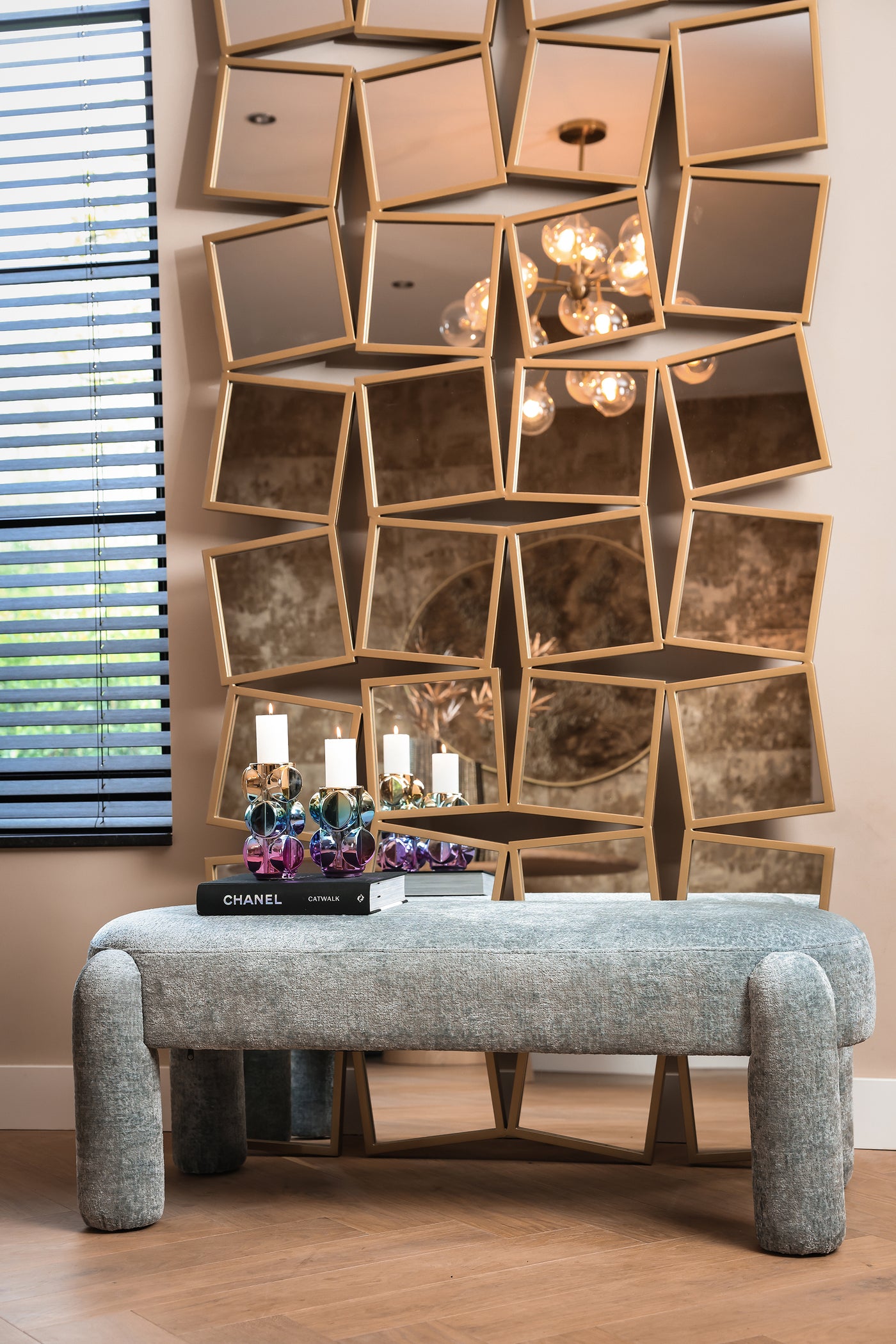 Richmond Interiors Chenille-Polsterbank Holly | hellblau