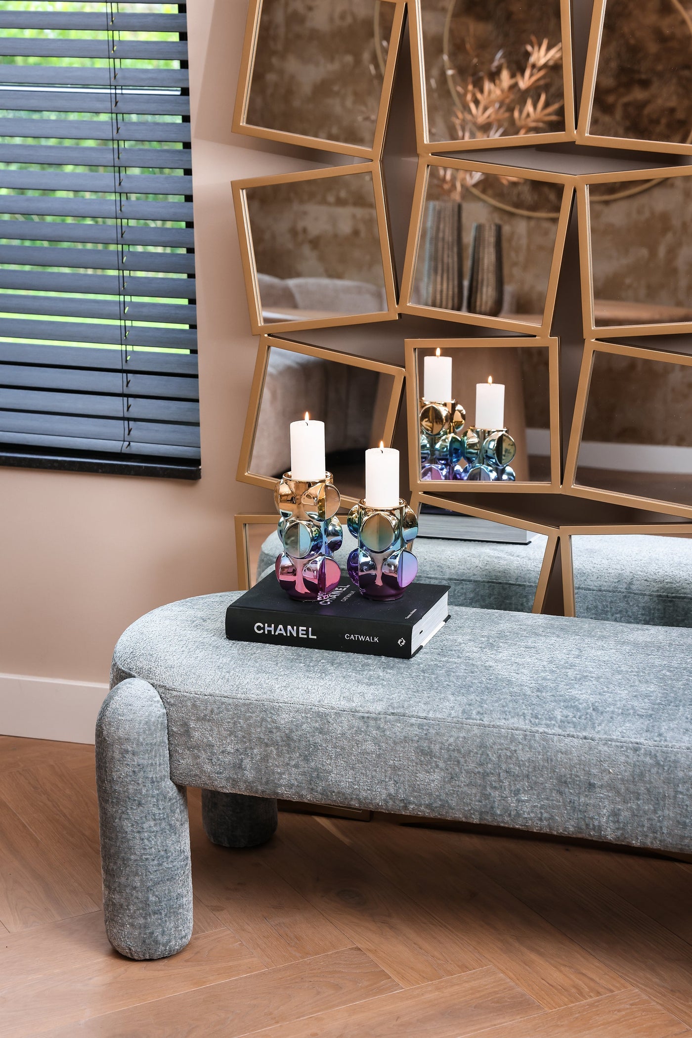Richmond Interiors Chenille-Polsterbank Holly | hellblau