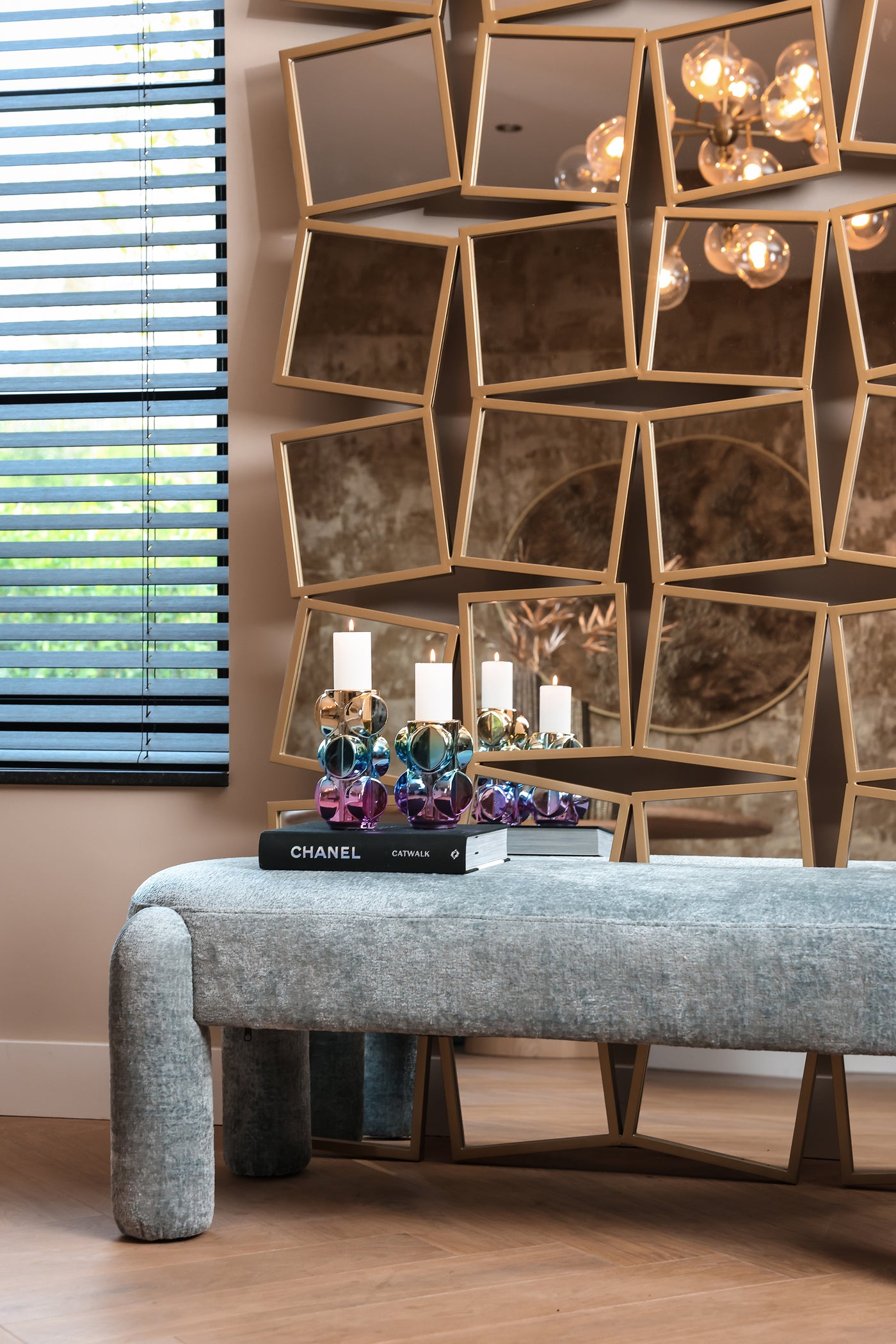 Richmond Interiors Chenille-Polsterbank Holly | hellblau