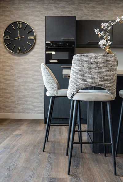 Richmond Interiors Samt-Barhocker Counterstuhl Tabitha | Nature & Khaki