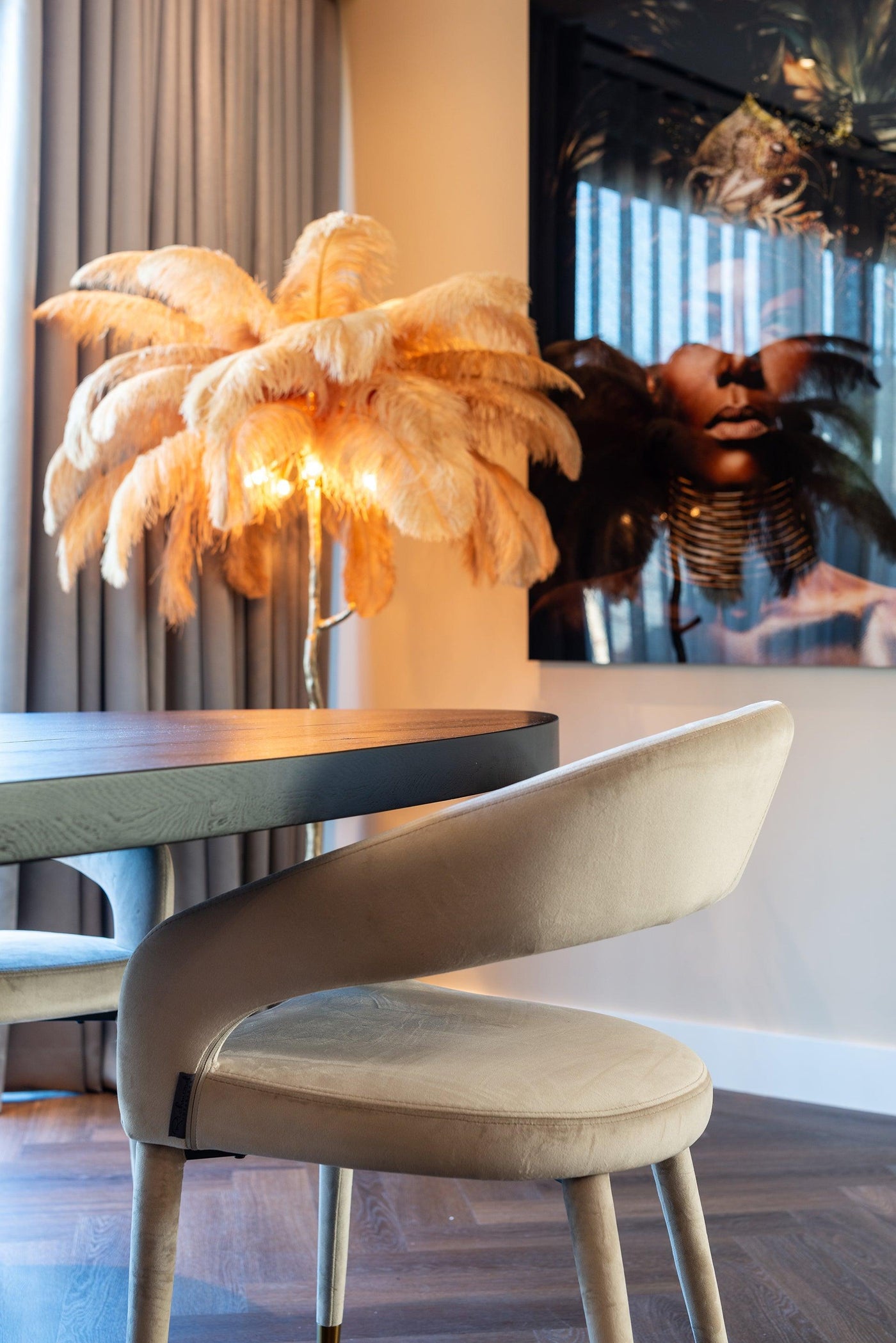 Richmond Interiors Samt-Stuhl Gia | Khaki