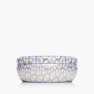 Voluspa 3-Docht Duftkerze Mountain Lavender & Chamomile | Dose mit Deckel