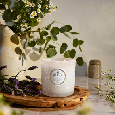 Voluspa 3-Docht Duftkerze Mountain Lavender & Chamomile | Luxe Jar
