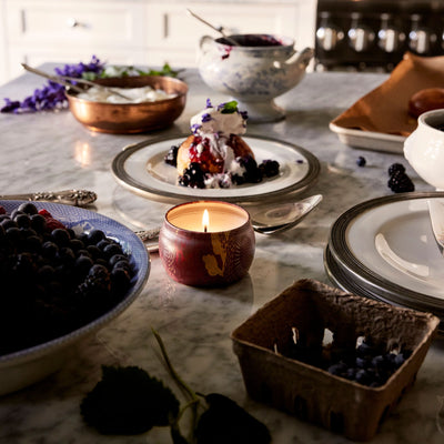 Voluspa Duftkerze Foraged Wildberry | Mini Tin