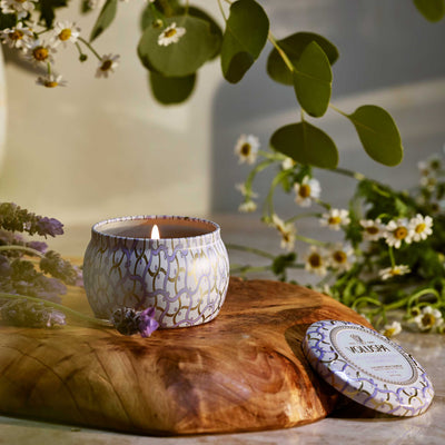 Voluspa Duftkerze Mountain Lavender & Chamomile | Mini-Dose mit Deckel